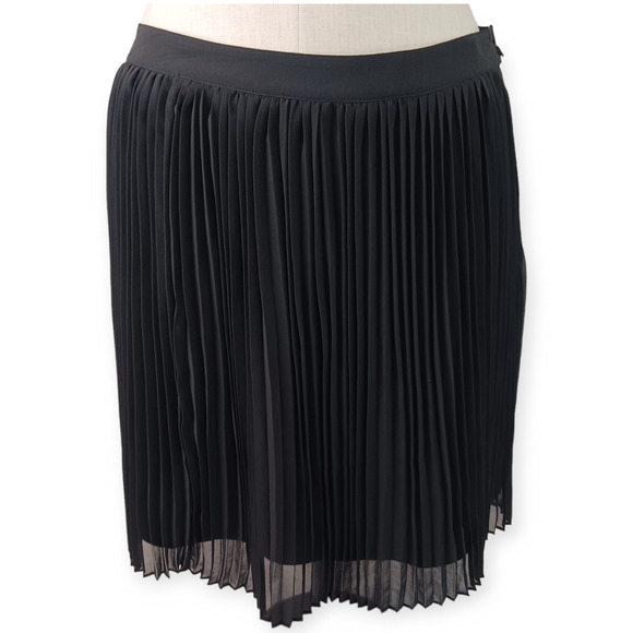 Modcloth SZ 14 Black Micro Pleated Mini Skirt - Picture 2 of 7
